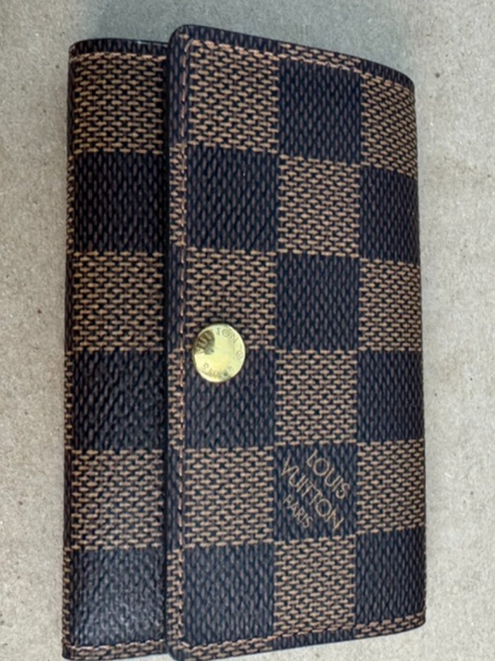 LOUIS VUITTON 6 KEY HOLDER